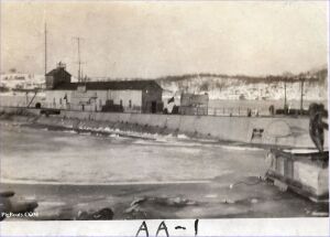 T-1 AA-1 Thames River winter.jpg