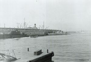 Narwhal Barracuda Nautilus Dolphin S-20 San Diego 1930s.jpg