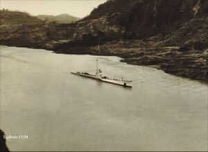 S-48 in Panama Canal early 1930s.jpg
