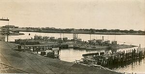 R-Class pearl harbor 1920.jpg