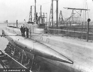 USS G-3 hauled out at Bridgeport, Conn December 9, 1915