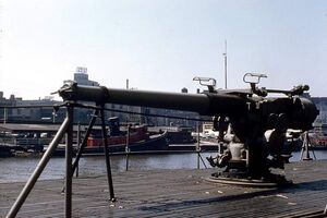 Tautog deck gun.jpg