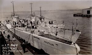 Nautilus dolphin S-20 c1934.jpg