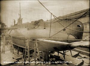 C-1 Octopus (SS-9) at N.Y.N.Y., 6 February 1912-2.jpg