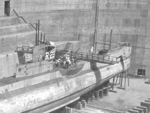 R-25 dry dock upclose1.jpg