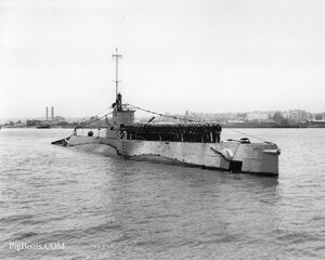 S-33 at San Pedro 1922.jpg