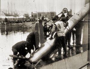 N-1 torpedo loading.jpg