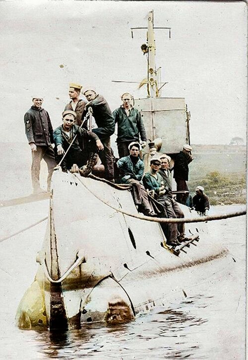 USS D-3 port bow with crew on deck. One black crewman.