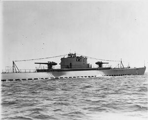 V-5 stbd amidships NH 45645.jpg
