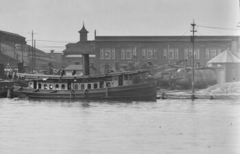 Holland and Moccasin at the Norfolk Navy Yard, 1908