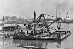 Moccasin and Canonicus at Norfolk Navy Yard.jpg