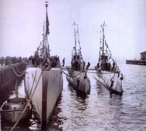 Argonaut and S-boats early 30s 2.jpg