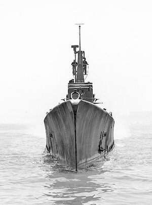 Sculpin 1943 bow.jpg