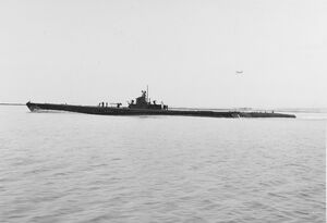 Salmon 1943 port side 19-N-42433.jpg
