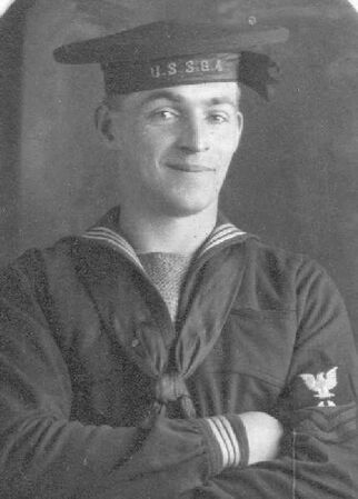 Unknown sailor off the USS G-4. Time unknown. He appears to be a MM or MoMM/1c.