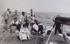 Stickleback-Japanese sailors-sea of Japan 1945-1.jpg
