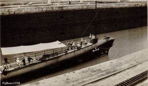 V-2 Bass transits Panama Canal.jpg